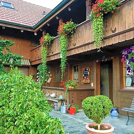 Bed & Breakfast Deheimelig Huttwil